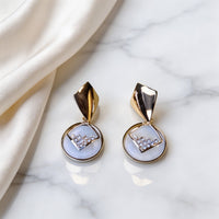 The Geometric Pearl Drops