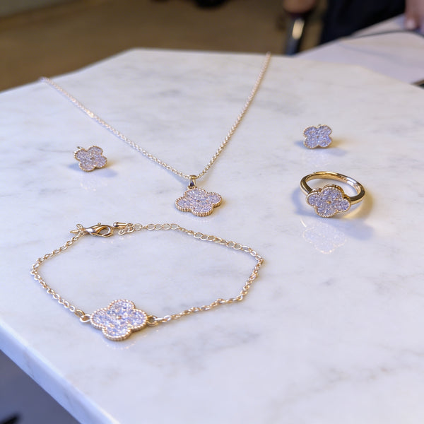 Eternal Clover jewllery set